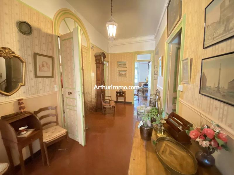 Maison - 470 m² - 16 pièces