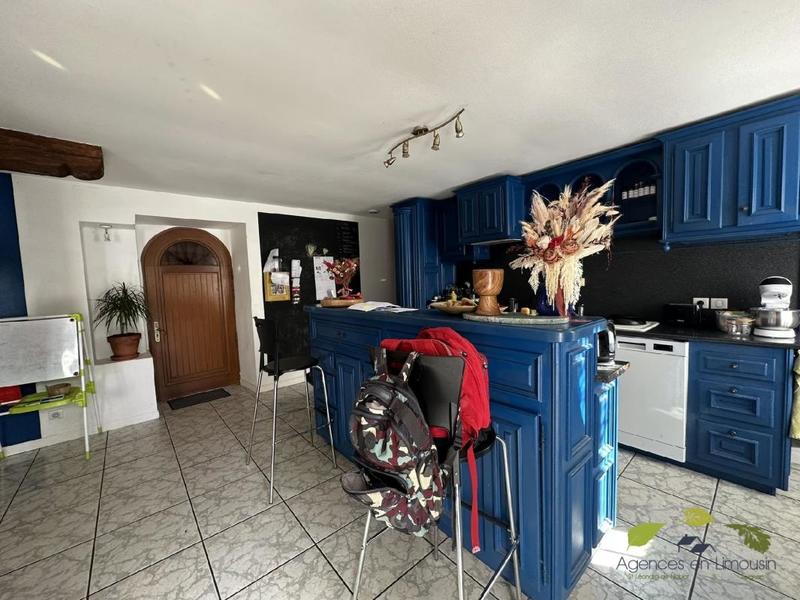 Maison - 225 m² - 8 pièces