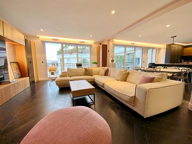 Appartement - 161 m² - 5 pièces