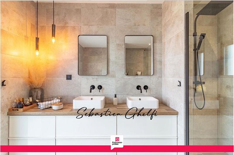 Maison - 182 m² - 8 pièces