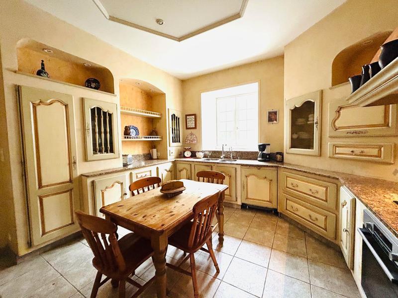 Demeure - 392 m² - 11 pièces