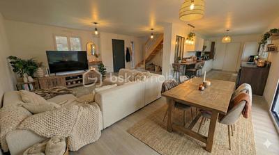 Maison - 143 m² - 8 pièces