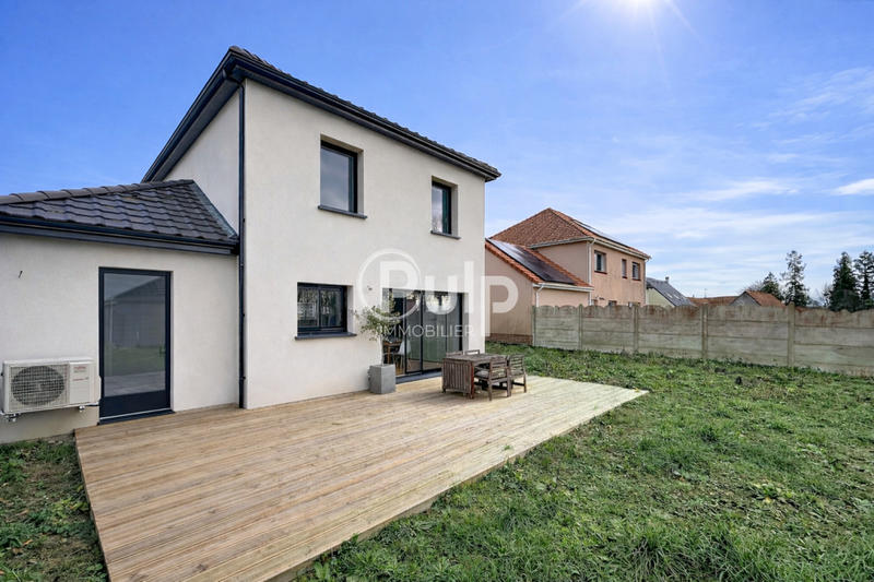 Maison - 96 m² - 4 pièces