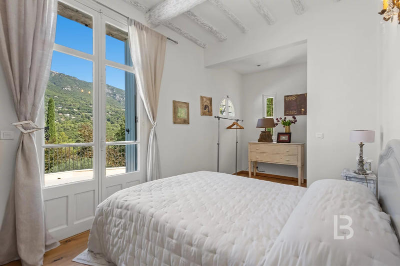 Maison - 451 m² - 15 pièces