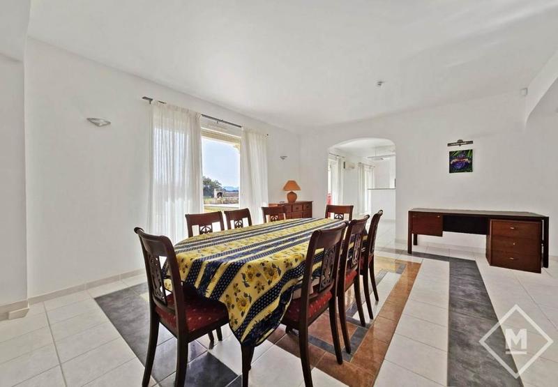 Maison - 478 m² - 8 pièces