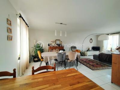 Maison - 96 m² - 6 pièces