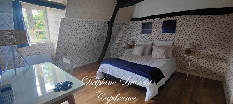 Maison traditionnelle - 232 m² - 7 pièces