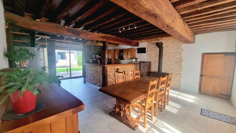 Maison - 224 m² - 7 pièces