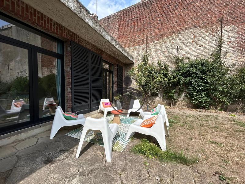 Maison - 328 m² - 8 pièces