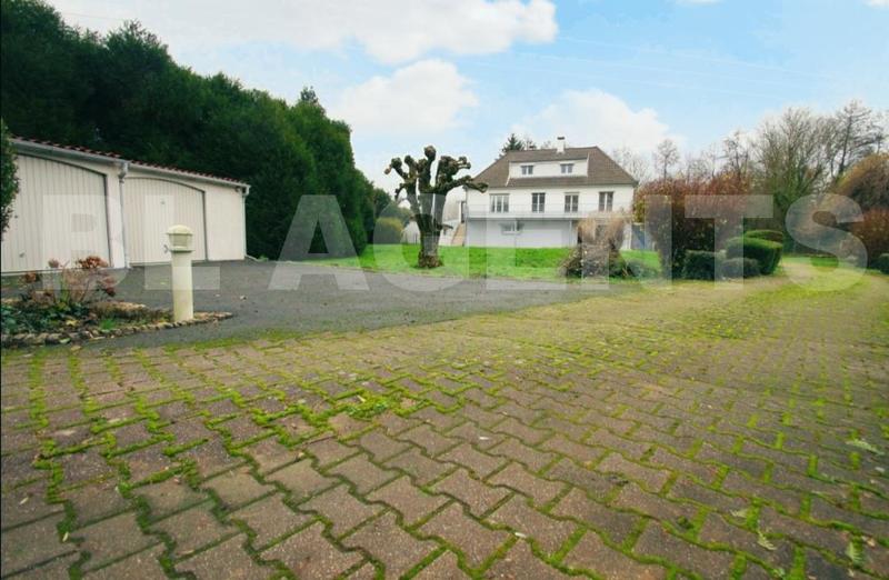 Pavillon - 275 m² - 6 pièces