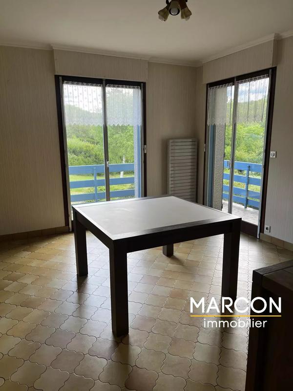 Maison - 225 m² - 7 pièces