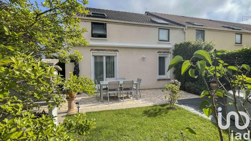 Maison - 90 m² - 5 pièces