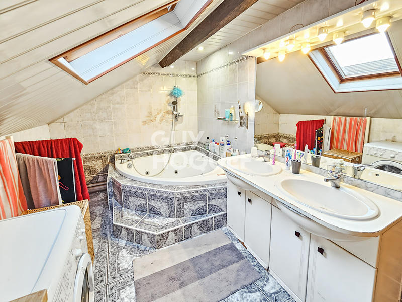 Appartement - 104 m² - 4 pièces