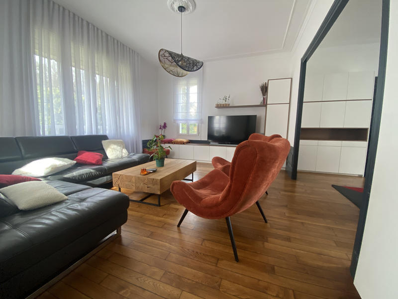 Maison - 240 m² - 7 pièces