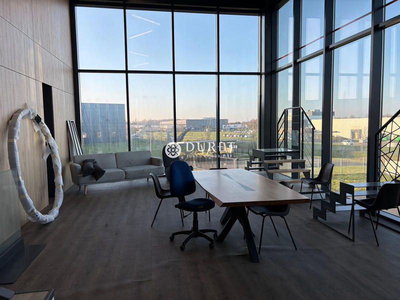 Local d'activités - 2 820 m²