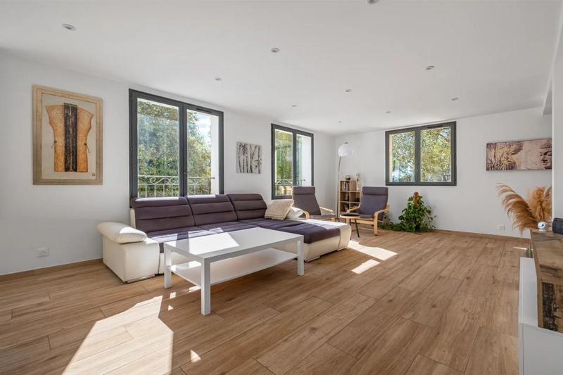 Maison - 170 m² - 5 pièces