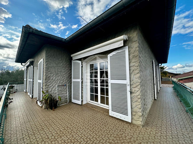 Maison - 90 m² - 6 pièces