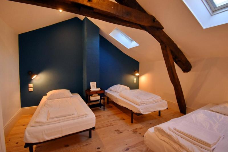 Maison - 328 m² - 12 pièces