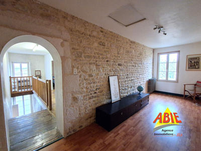 Maison - 280 m² - 9 pièces