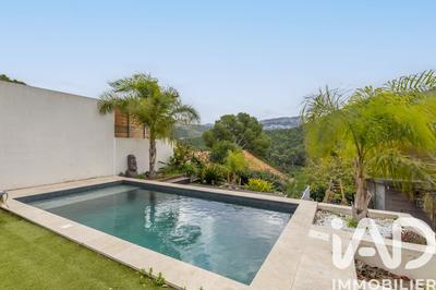 Maison - 142 m² - 6 pièces