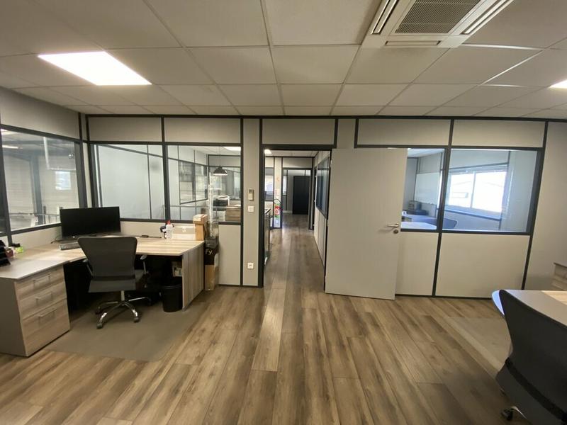 Local d'activité / Entrepôt - 860 m²