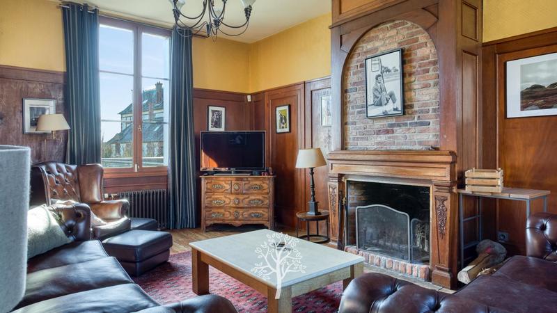 Maison bourgeoise - 311 m² - 8 pièces