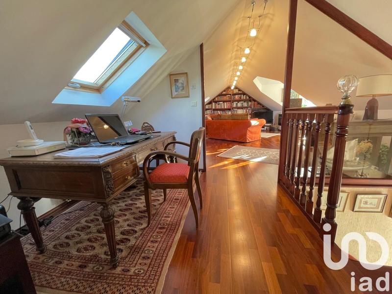 Maison - 177 m² - 7 pièces