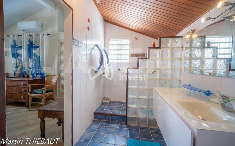 Maison - 260 m² - 12 pièces