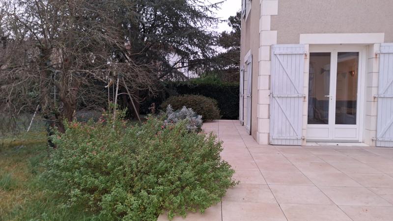 Maison traditionnelle - 240 m² - 10 pièces