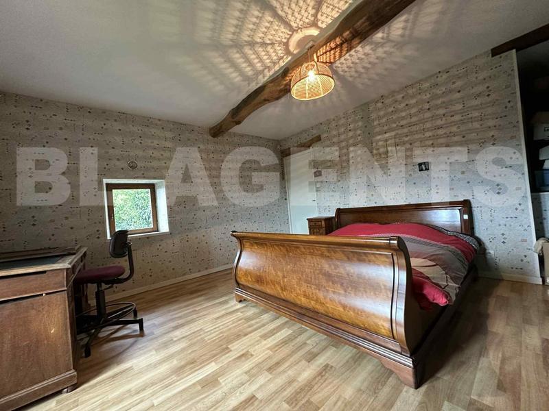 Maison - 180 m² - 8 pièces