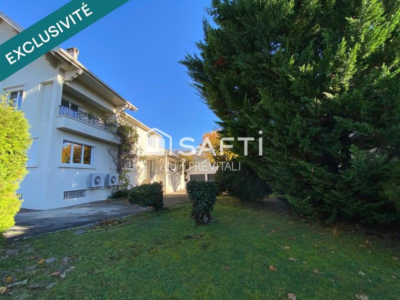 Maison - 299 m² - 12 pièces