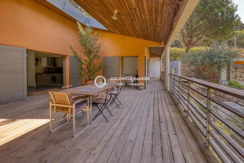 Villa - 200 m² - 6 pièces