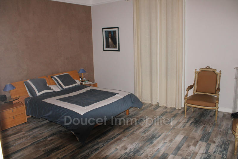 Demeure - 250 m² - 8 pièces