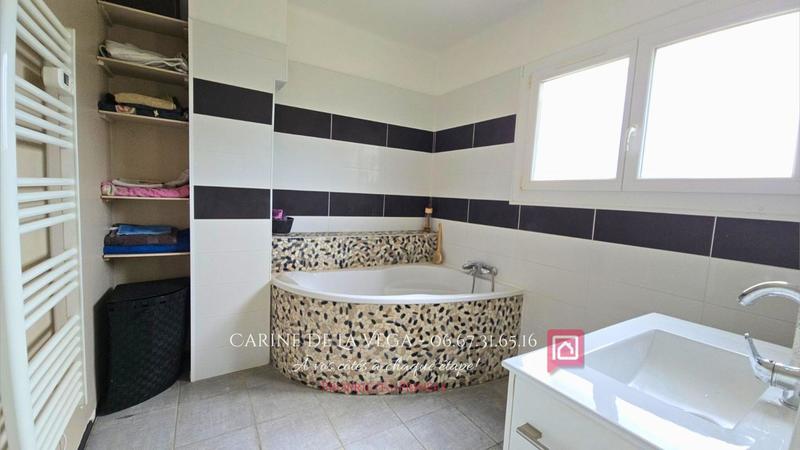 Maison - 96 m² - 5 pièces