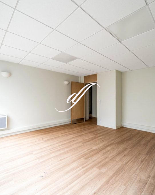 Local commercial - 80 m² - 3 pièces