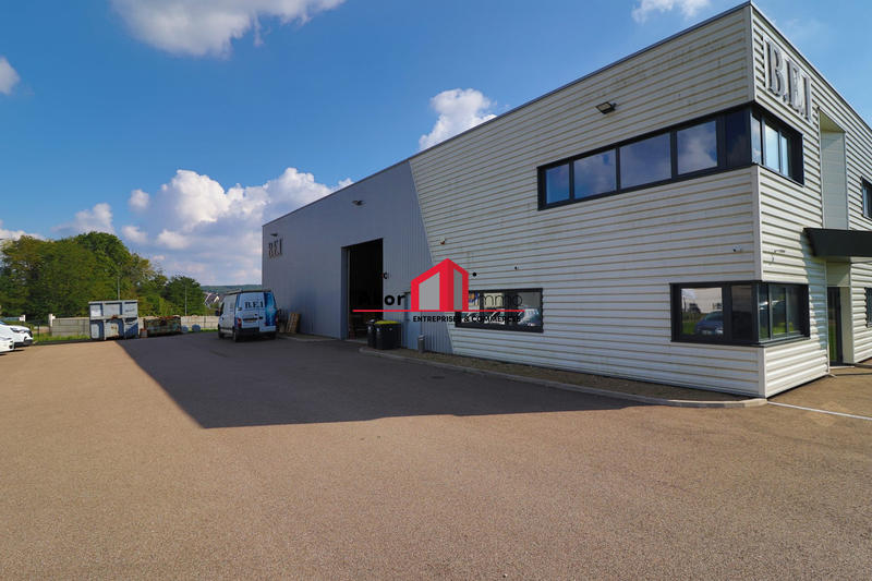 Local commercial - 760 m² - 10 pièces