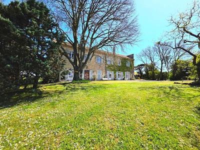 Maison - 387 m² - 10 pièces