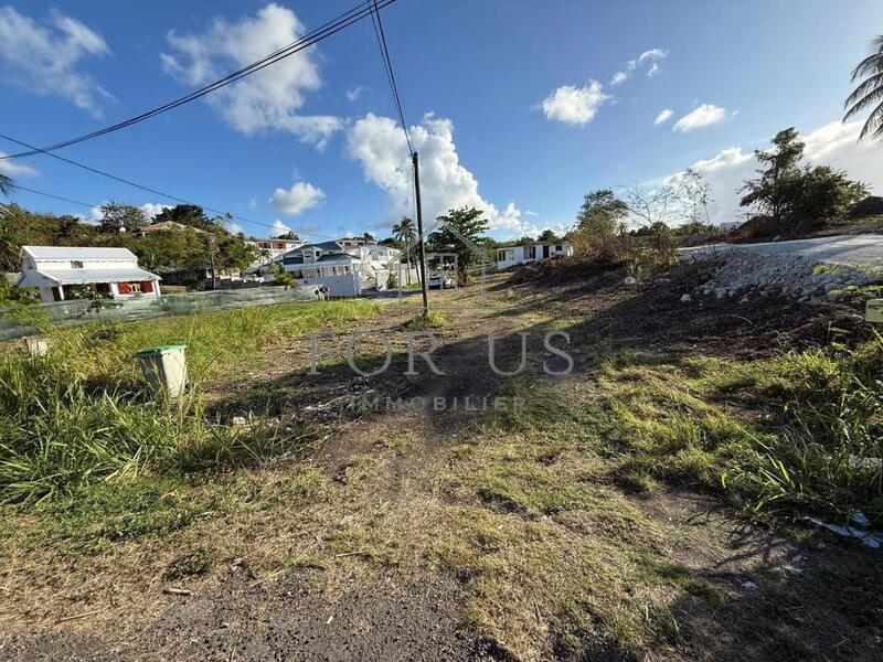 Terrain constructible - 1 138 m²