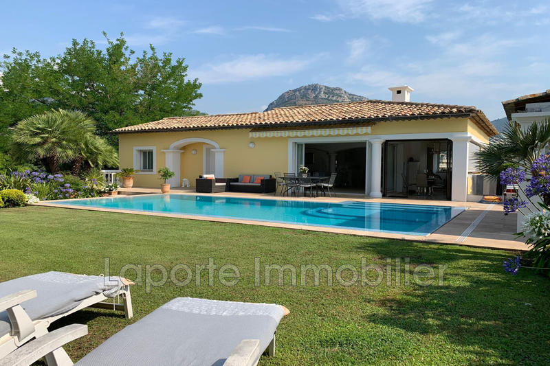 Villa - 187 m² - 6 pièces