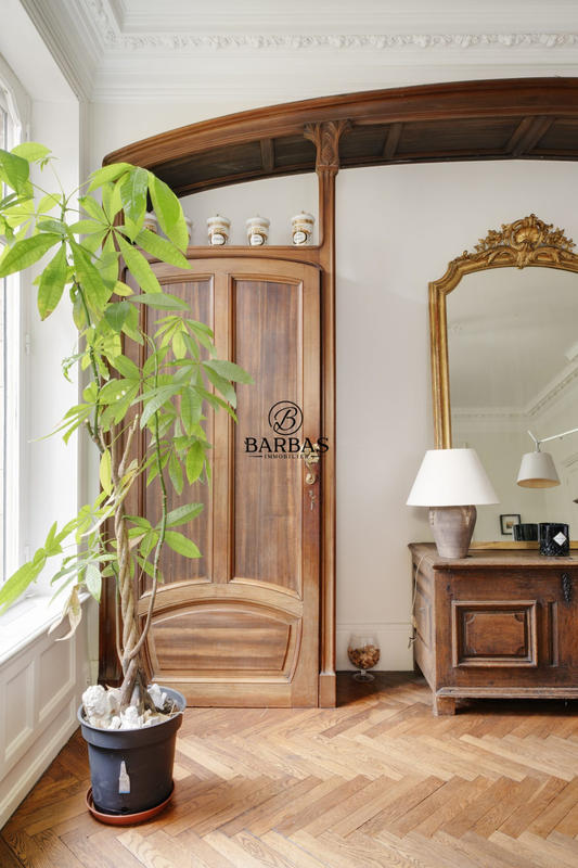 Bureau - 577 m² - 11 pièces