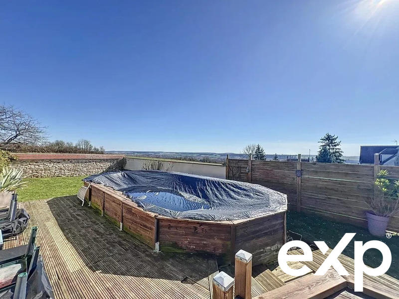 Maison - 285 m² - 8 pièces