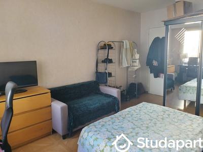 Chambre - 13 m² - 1 pièce