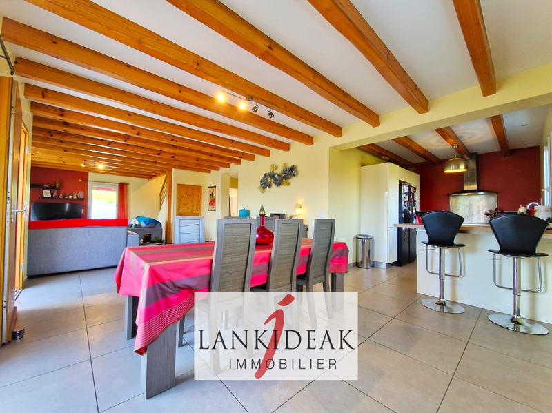 Maison - 164 m² - 5 pièces