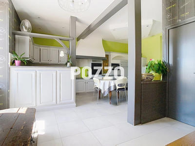 Maison - 408 m² - 18 pièces