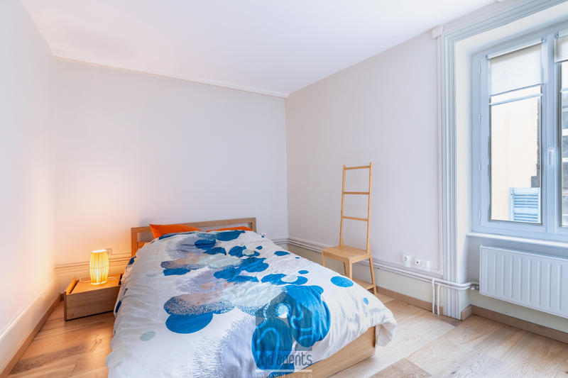 Maison - 280 m² - 8 pièces