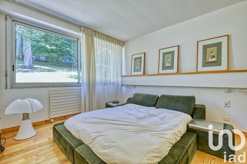 Maison - 220 m² - 5 pièces