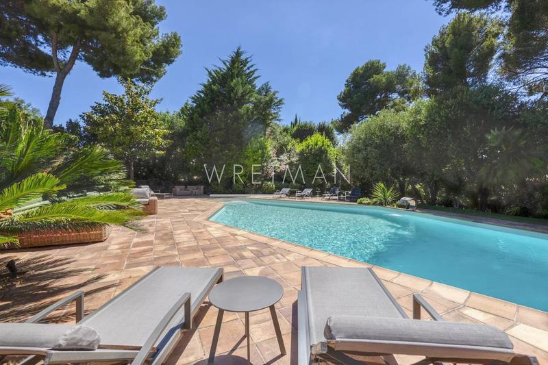 Villa - 430 m² - 7 pièces