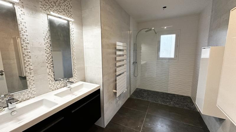 Maison - 185 m² - 6 pièces