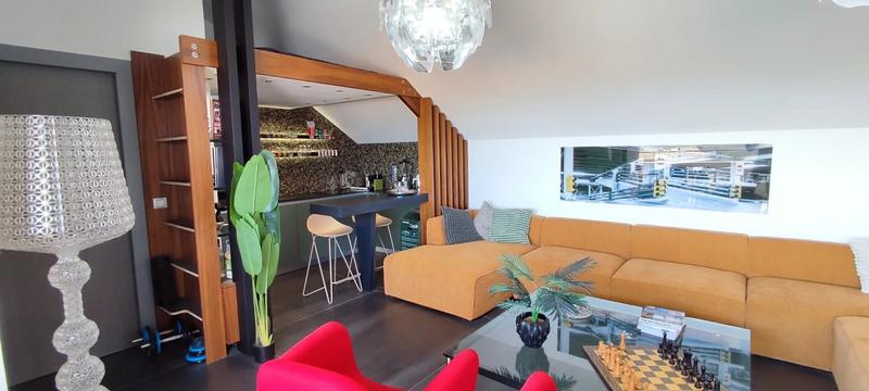 Maison - 206 m² - 6 pièces