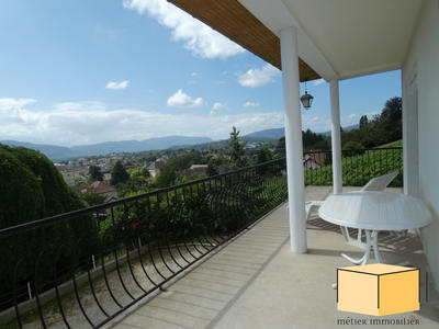 Villa - 90 m² - 4 pièces